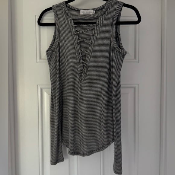 Nectar Clothing women’s cold shoulder long sleeve top shirt size Small - Picture 1 of 9